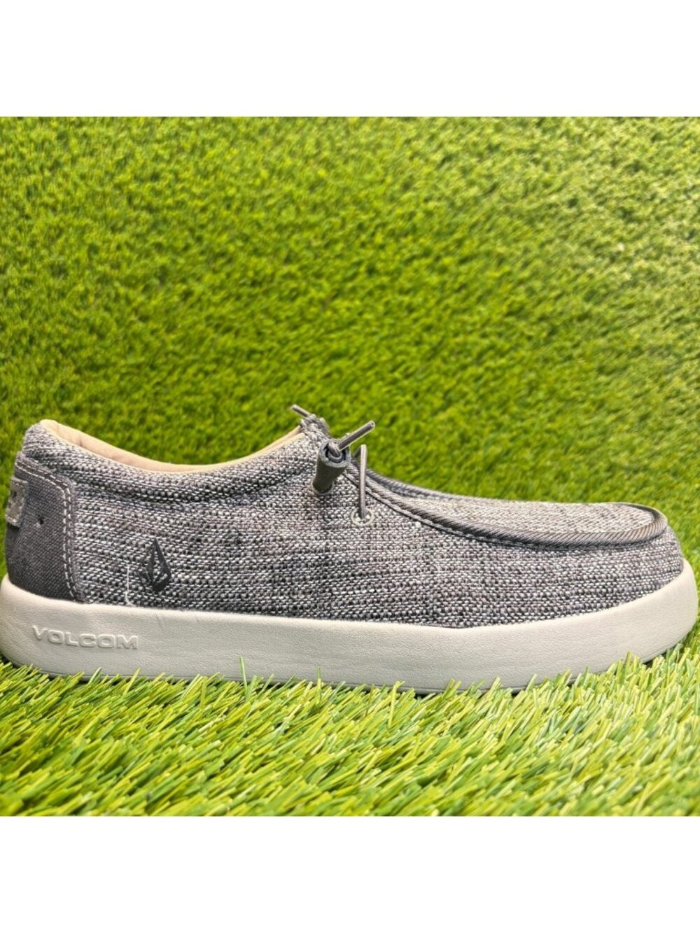 Volcom Chill Mens Size 9E Gray Black Composite Toe Slip On Safety Work Shoes